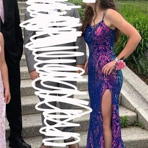 cute prom dress size medium but fits size 2-6 worn once